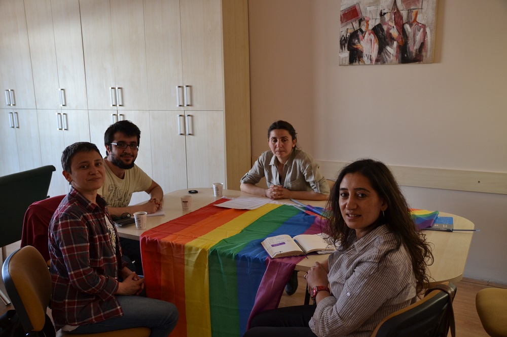 Kaos GL, 17 Mayıs için Halkevleri&rsquo;yle görüştü Kaos GL - LGBTİ+ Haber Portalı