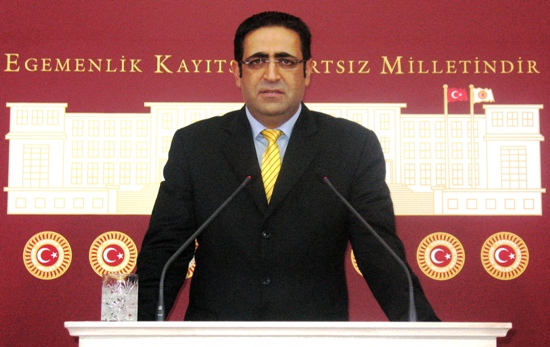 Uzlaşma Oyunundan &lsquo;AKP-BDP Anayasası&rsquo; Pazarlığına! Kaos GL - LGBTİ+ Haber Portalı