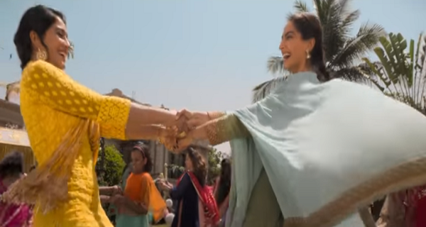 Bollywood lezbiyen aşka hazır! Kaos GL - LGBTİ+ Haber Portalı