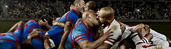 Öpüşerek rugby oynayan erkekler Kaos GL - LGBTİ+ Haber Portalı