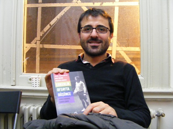 Hakem Dinçdağ ile Lambda&rsquo;da Erkekliğe Ofsayt Kaos GL - LGBTİ+ Haber Portalı