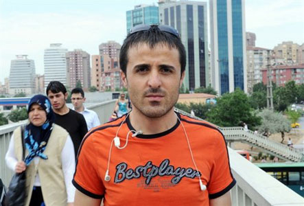 &lsquo;İbne Hakem&rsquo; Davasında Futbol Federasyonu Mahkemeyi Oyalamaya Devam Ediyor! Kaos GL - LGBTİ+ Haber Portalı