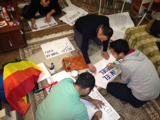 Çukurovalı LGBT&rsquo;ler 8 Mart Yürüyüşünde Kaos GL - LGBTİ+ Haber Portalı
