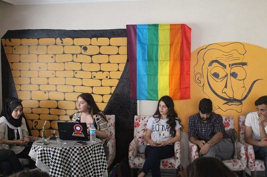 Kaos GL, Uşak&rsquo;ta öğrencilerle buluştu Kaos GL - LGBTİ+ Haber Portalı
