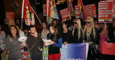 LGBTT&rsquo;ler Öldürülen Transseksüeller İçin Sokağa Çıktı | Kaos GL - LGBTİ+ Haber Portalı Haber
