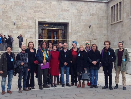 Trans aktivistleri Meclis&rsquo;te: Tüm partiler LGBTİ haklarını önemsemeli Kaos GL - LGBTİ+ Haber Portalı