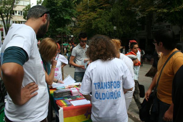 Transları 'Hasta' Etme! Kaos GL - LGBTİ+ Haber Portalı