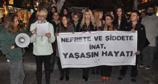 Kırmızı Şemsiye: Hükümet Nefreti Görmezden Geliyor Kaos GL - LGBTİ+ Haber Portalı