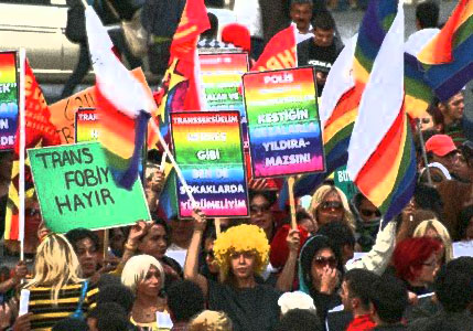 "Seks işçiliğini suç olarak görüyoruz, çalışmanıza izin vermemiz mümkün değil" Kaos GL - LGBTİ+ Haber Portalı