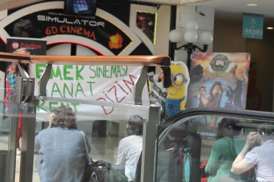 Kentpark&rsquo;ta Emek Sineması Protestosuna Polis Müdahalesi! Kaos GL - LGBTİ+ Haber Portalı