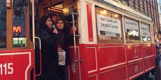 Gençler tramvayı, kadınlar Galata&rsquo;yı işgal etti Kaos GL - LGBTİ+ Haber Portalı