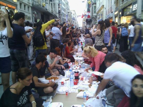 Çapulcular Yeryüzü Sofralarında Buluştu Kaos GL - LGBTİ+ Haber Portalı