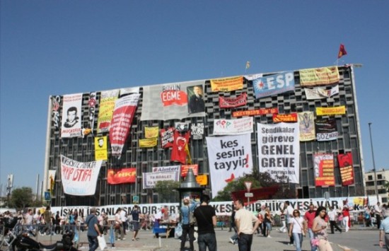 Hükümet İstanbul ve Ankara&rsquo;da Sosyalist Avına Çıktı! Kaos GL - LGBTİ+ Haber Portalı