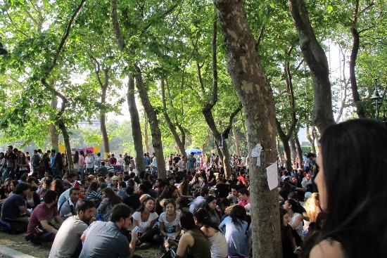 Taksim Dayanışması Bugün Akşam Yeniden Gezi Parkı&rsquo;nda Kaos GL - LGBTİ+ Haber Portalı