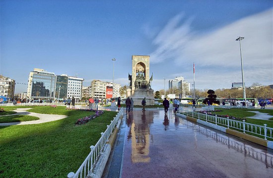 İstanbul Meydanları Mitinglere Kapatıldı! Kaos GL - LGBTİ+ Haber Portalı