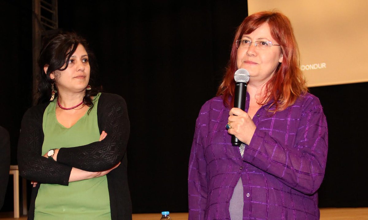 Çankaya&rsquo;da Toz Bezi buluşması: Nesrin ve Hatun&rsquo;un hikayesi konuşuldu Kaos GL - LGBTİ+ Haber Portalı