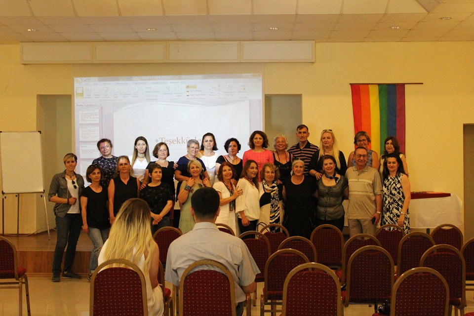 LGBTİ+ Aile Meclisi İzmir’de toplandı Kaos GL - LGBTİ+ Haber Portalı