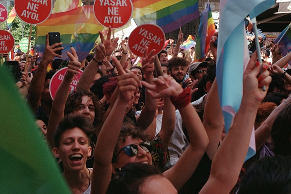 Ali Murat Gali’nin objektifinden 17. İstanbul Onur Yürüyüşü Kaos GL - LGBTİ+ Haber Portalı