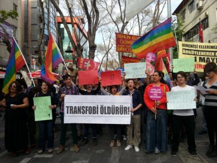Arkadaş  Z. Özger Ankara ve Kocaeli&rsquo;de Anıldı Kaos GL - LGBTİ+ Haber Portalı