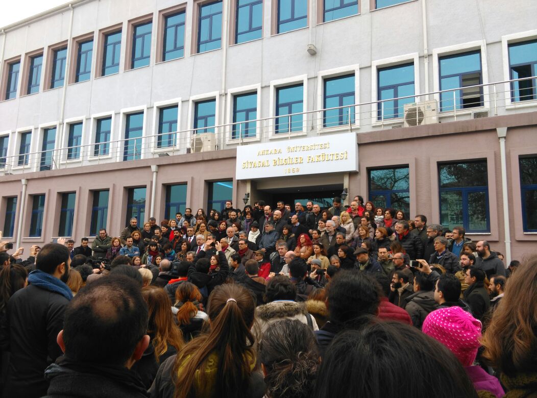 Ankara Üniversitesinden ihraç edilen akademisyenler: Barış talebi suç olamaz! Kaos GL - LGBTİ+ Haber Portalı