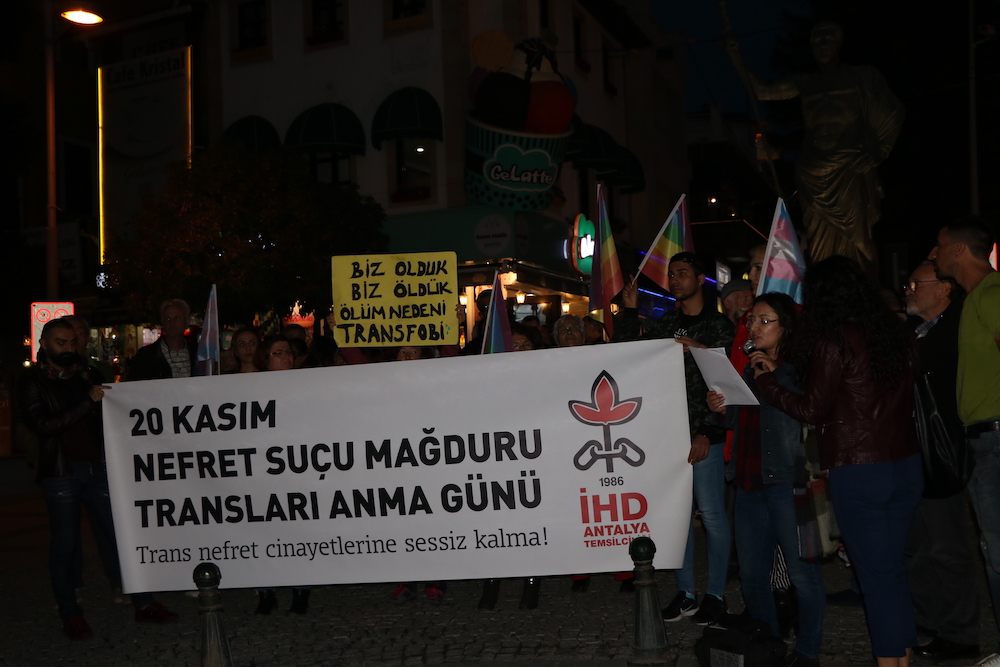 Antalya’da 20 Kasım anması: Nefret suçlarının takipçisi olacağız Kaos GL - LGBTİ+ Haber Portalı