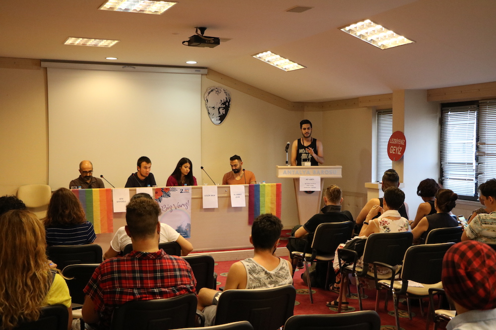 Antalya Onur Haftası’ndan: Acil demokrasi! Kaos GL - LGBTİ+ Haber Portalı