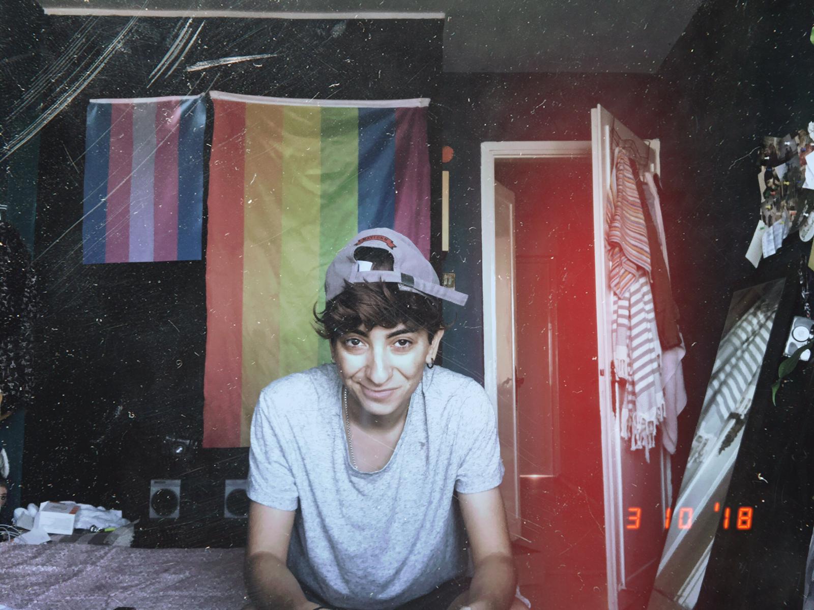 “Amacım dayanışmayla süreci atlatıp, kendi kendine yeten biri olmak” Kaos GL - LGBTİ+ Haber Portalı