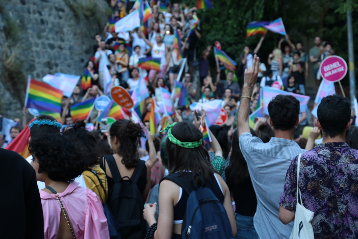 Ateş Alpar’ın objektifinden 17. İstanbul Onur Yürüyüşü Kaos GL - LGBTİ+ Haber Portalı