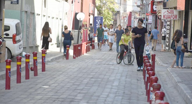 İzmir’de translara polis şiddeti Kaos GL - LGBTİ+ Haber Portalı