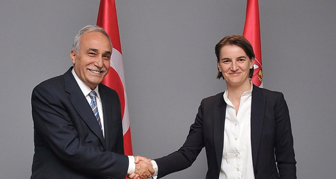 Lezbiyenler gerçekten demokrasinin önünde engel mi? Kaos GL - LGBTİ+ Haber Portalı
