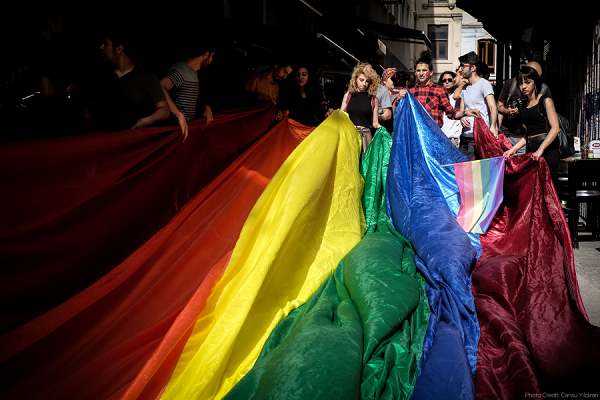 &lsquo;İnsan haklarına saygılıyım ama&rsquo;: Gastelerde Onur Haftası Kaos GL - LGBTİ+ Haber Portalı