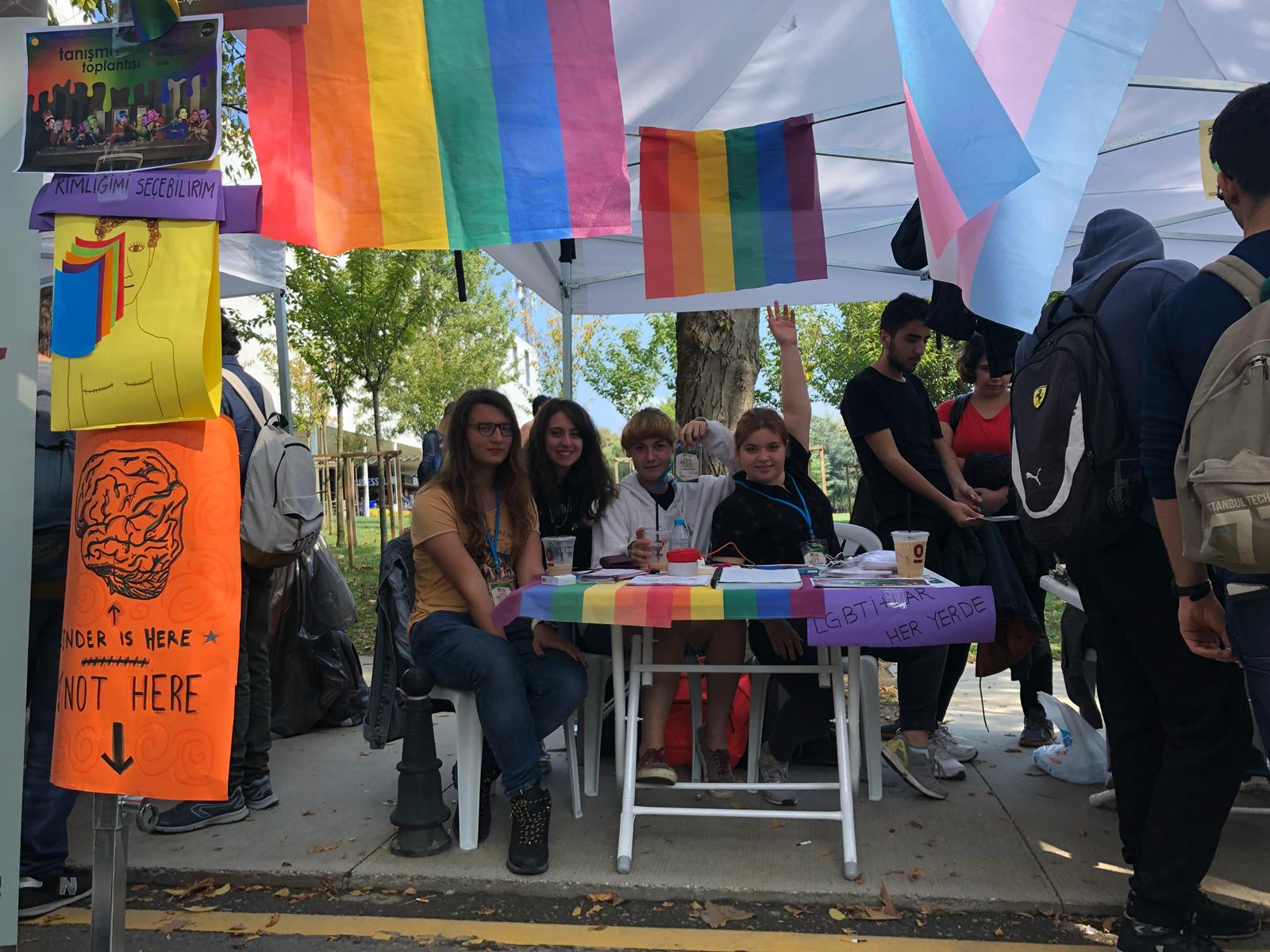 “Keyfi uygulamalara rağmen bayrağımızla standımızda olacağız” Kaos GL - LGBTİ+ Haber Portalı