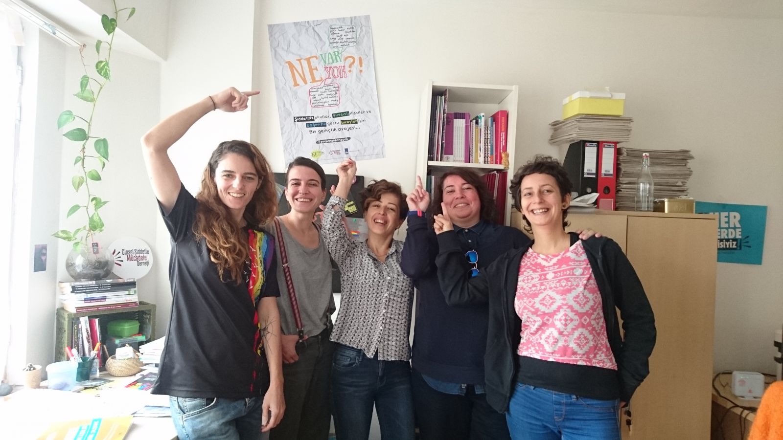 &lsquo;Bir genç flörtüyle ilgili başvuruyorsa, güven ilişkisi sağlamışsınızdır; bu güveni sürdürebilmek önemli&rsquo; Kaos GL - LGBTİ+ Haber Portalı