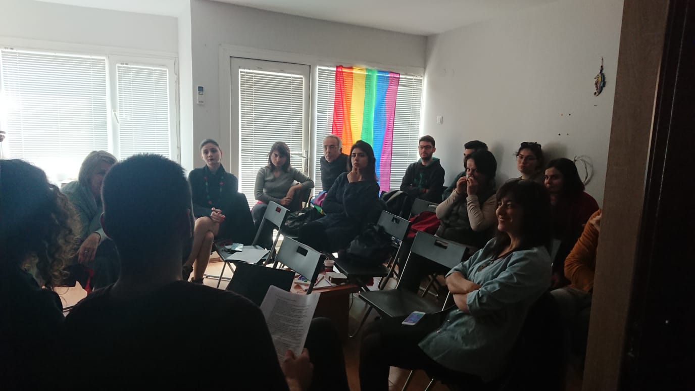 “‘Benim hiç LGBTİ+ danışanım olmuyor!’ cümlesi heteronormativite ve ayrımcılık temellidir” Kaos GL - LGBTİ+ Haber Portalı