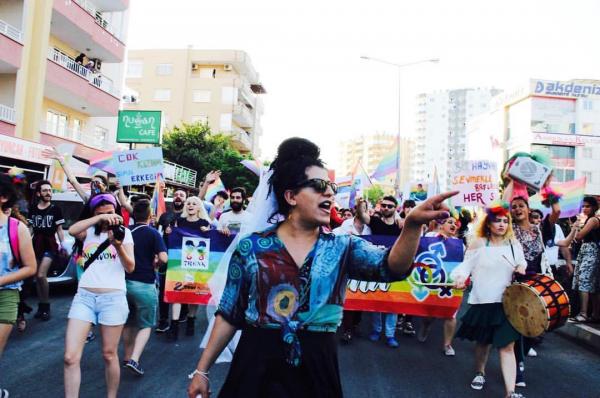 Uluslararası Trans Görünürlük Günü&rsquo;nde yeniden: Translar vardır! Kaos GL - LGBTİ+ Haber Portalı