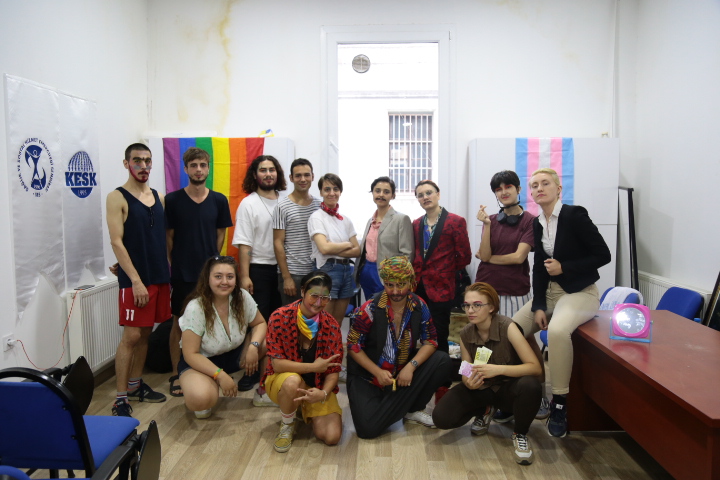 Drag kingler burada, “dişil maskülenite” nerede? Kaos GL - LGBTİ+ Haber Portalı