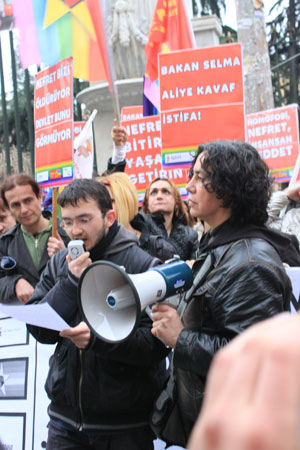 LGBT&rsquo;den Kavaf'a İstifa Çağrısı  Kaos GL - LGBTİ+ Haber Portalı