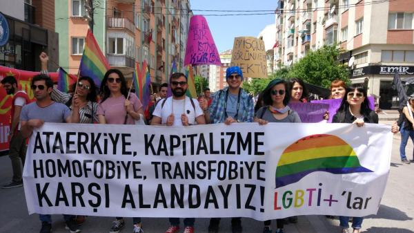Eskişehir’de 1 Mayıs: Homofobi ve transfobiye karşı alandayız! Kaos GL - LGBTİ+ Haber Portalı