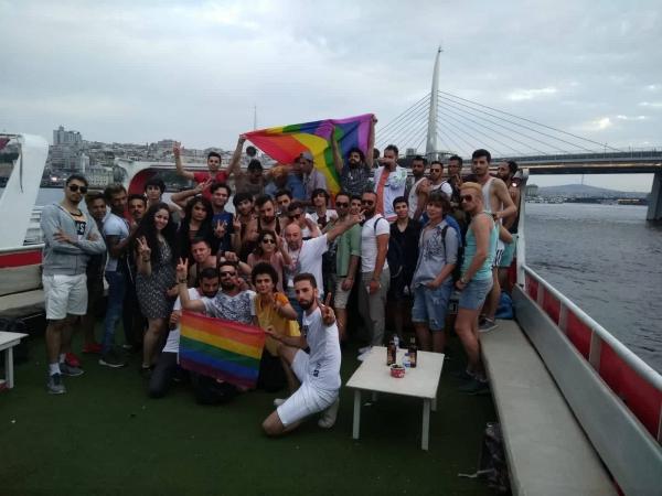 Hêvî LGBTİ’den mülteci LGBTİ’ler buluşması ve tekne partisi Kaos GL - LGBTİ+ Haber Portalı