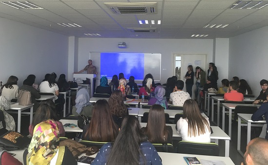 Avrasya Üniversitesi&rsquo;nde LGBTİ farkındalık etkinliği yapıldı Kaos GL - LGBTİ+ Haber Portalı
