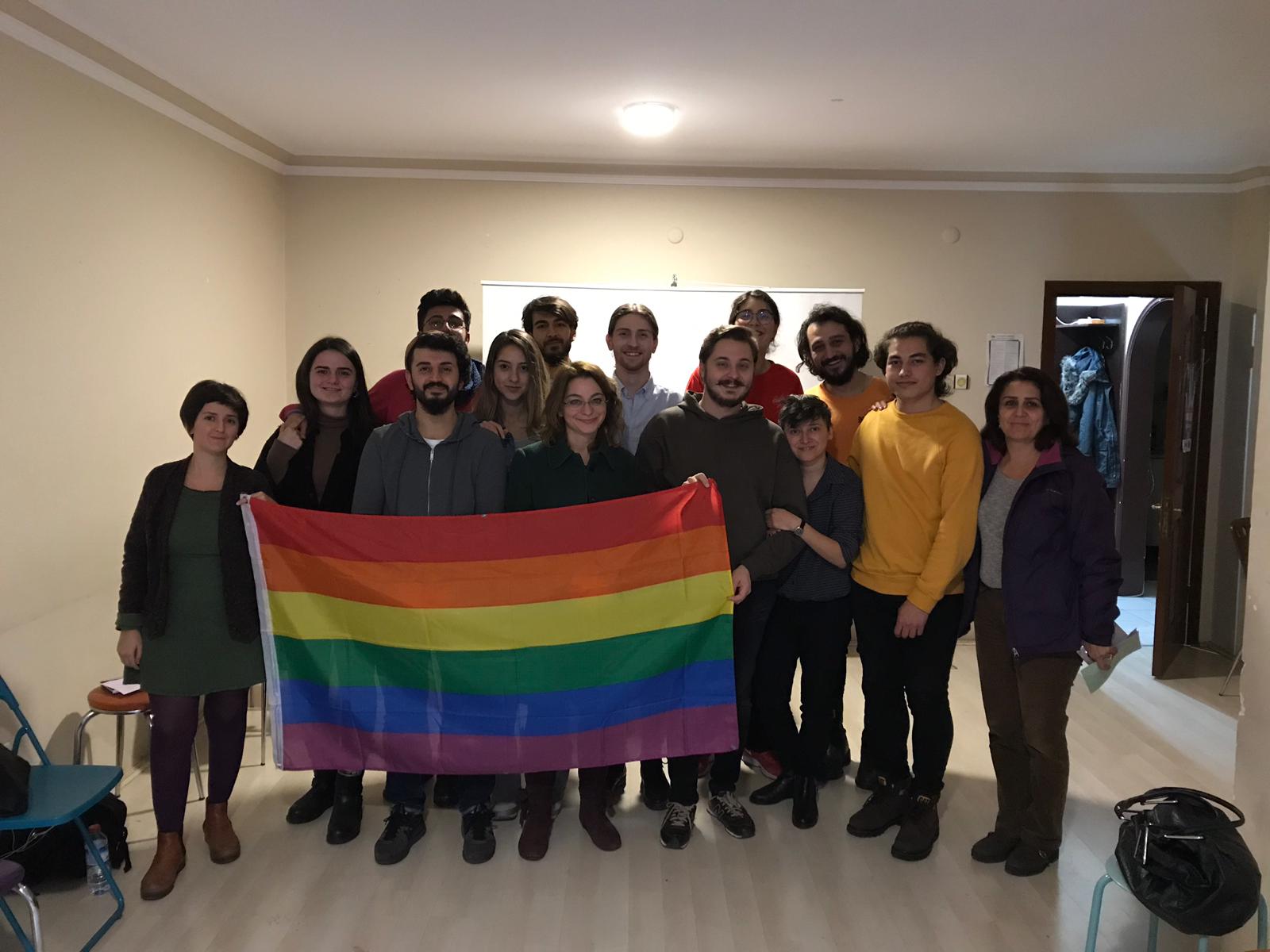 “İletişim içine doğduğumuz toplumsal koşullar içinde gerçekleşir” Kaos GL - LGBTİ+ Haber Portalı