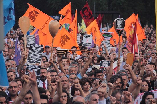 Eşcinseliz buradayız! Sivas&rsquo;ı, Maraş&rsquo;ı unutturmayız! Kaos GL - LGBTİ+ Haber Portalı