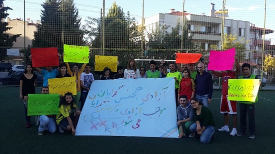 Kaos GL ve mülteciler Denizli’de ‘Sınırlara kırmızı kart’ dedi | Kaos GL - LGBTİ+ Haber Portalı Haber