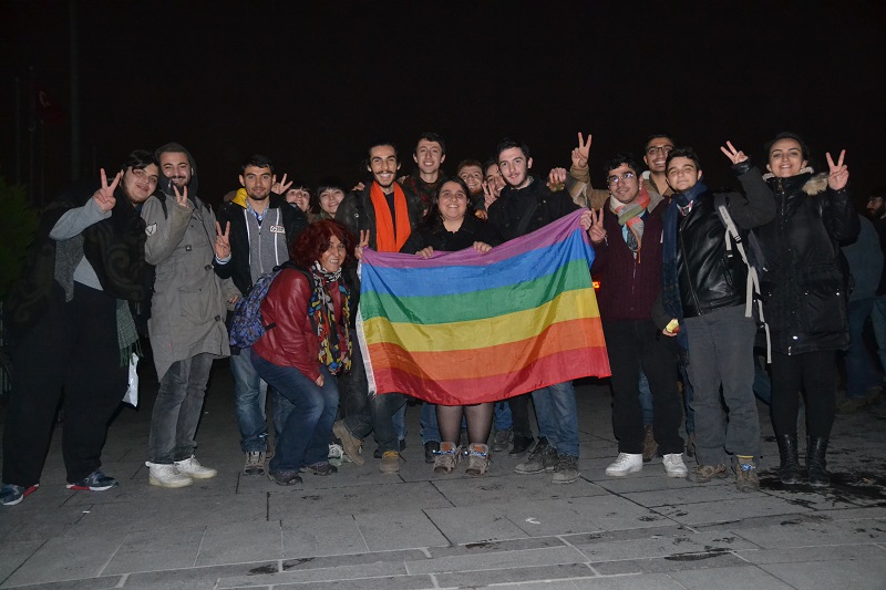 Trans erkeğe gözaltında cinsel taciz: &lsquo;Gösteririm sana erkek olmayı!&rsquo; Kaos GL - LGBTİ+ Haber Portalı
