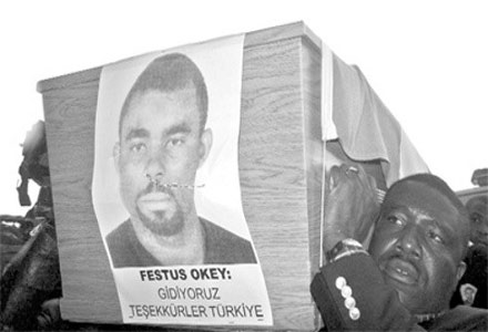 Festus Okey Davası Yarın Yeniden Başlıyor! Kaos GL - LGBTİ+ Haber Portalı