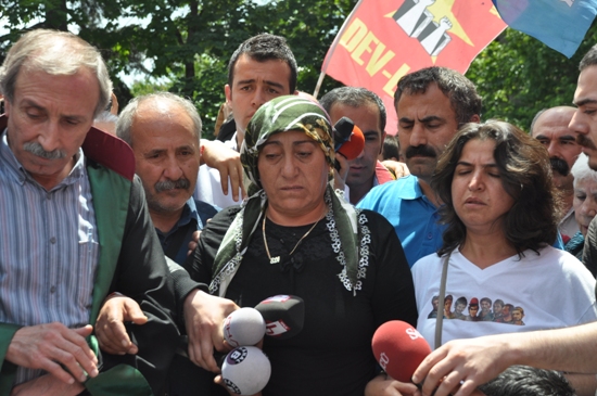 Ethem&rsquo;in annesi: Bütün umudum sizsiniz, size güveniyorum Kaos GL - LGBTİ+ Haber Portalı