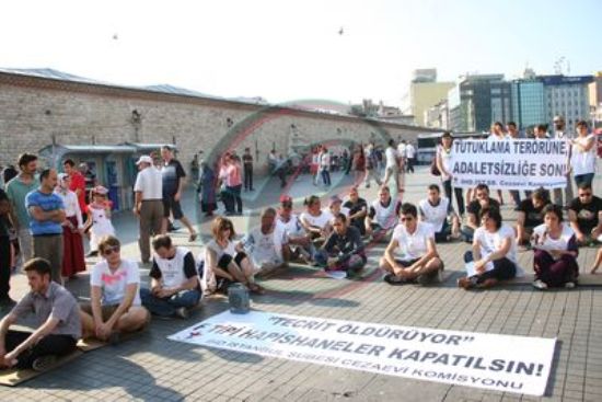 İHD&rsquo;den Metris&rsquo;teki Anarşist Tutsaklar İçin Eylem Kaos GL - LGBTİ+ Haber Portalı