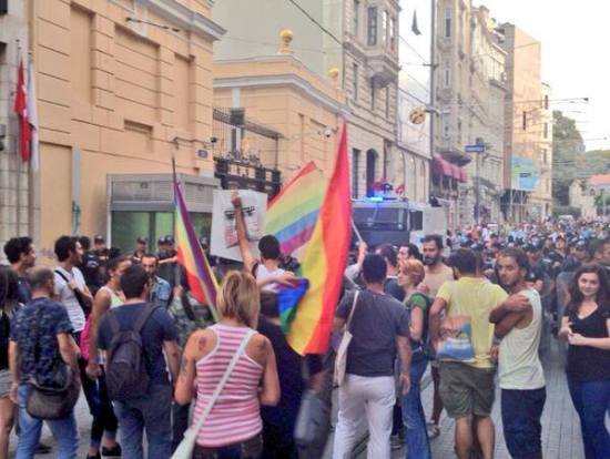 Homofobik Rusya İstanbul&rsquo;da da Protesto Edildi Kaos GL - LGBTİ+ Haber Portalı