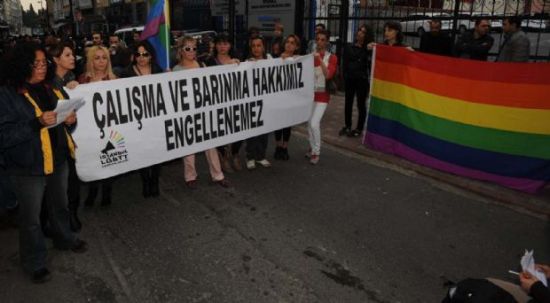 Polisin Translara Uyguladığı Şiddetin Yasal Dayanağı Ne? Kaos GL - LGBTİ+ Haber Portalı