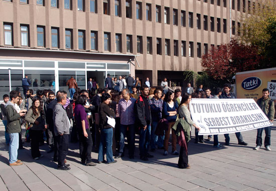 Tutuklu Öğrencilere Tahliye Kaos GL - LGBTİ+ Haber Portalı